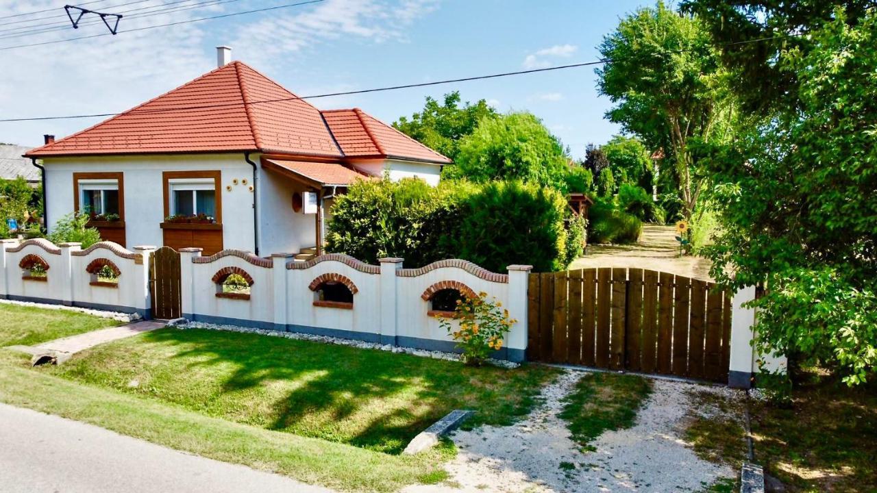 Doere Vendeghaz * Bakonyszentlaszlo